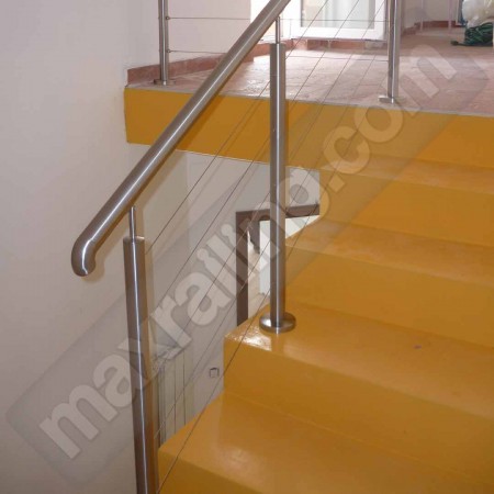 Стълбищен парапет